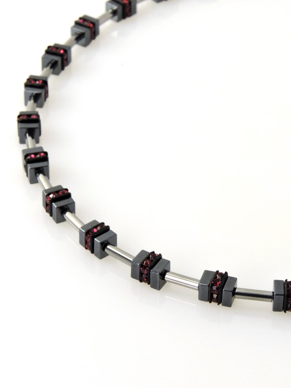 4647 Coeur de Lion - дизайнерское колье с кристаллами Сваровски.