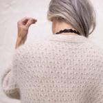 Описание по вязанию джемпера спицами с V-образной горловиной "Vent"