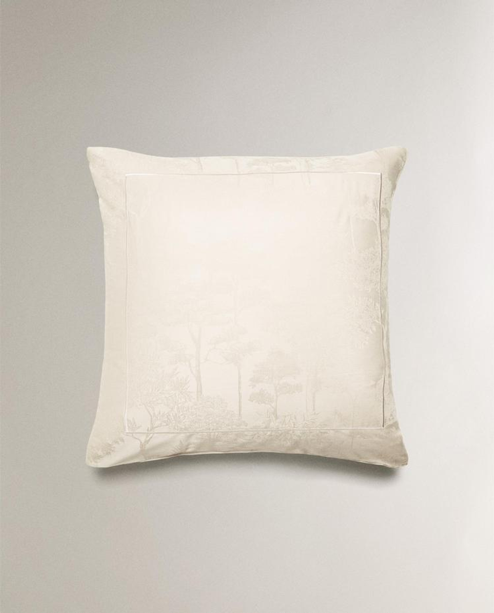 ZARA HOME САТИНОВАЯ НАВОЛОЧКА, ЖЕЛТОВАТО-БЕЛЫЙ