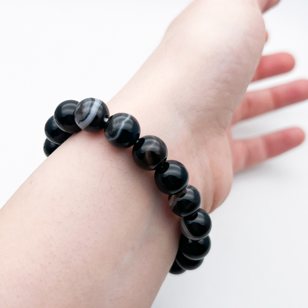 Браслет, агат тонированный черный, диаметр бусин 10 мм, размер 17 см