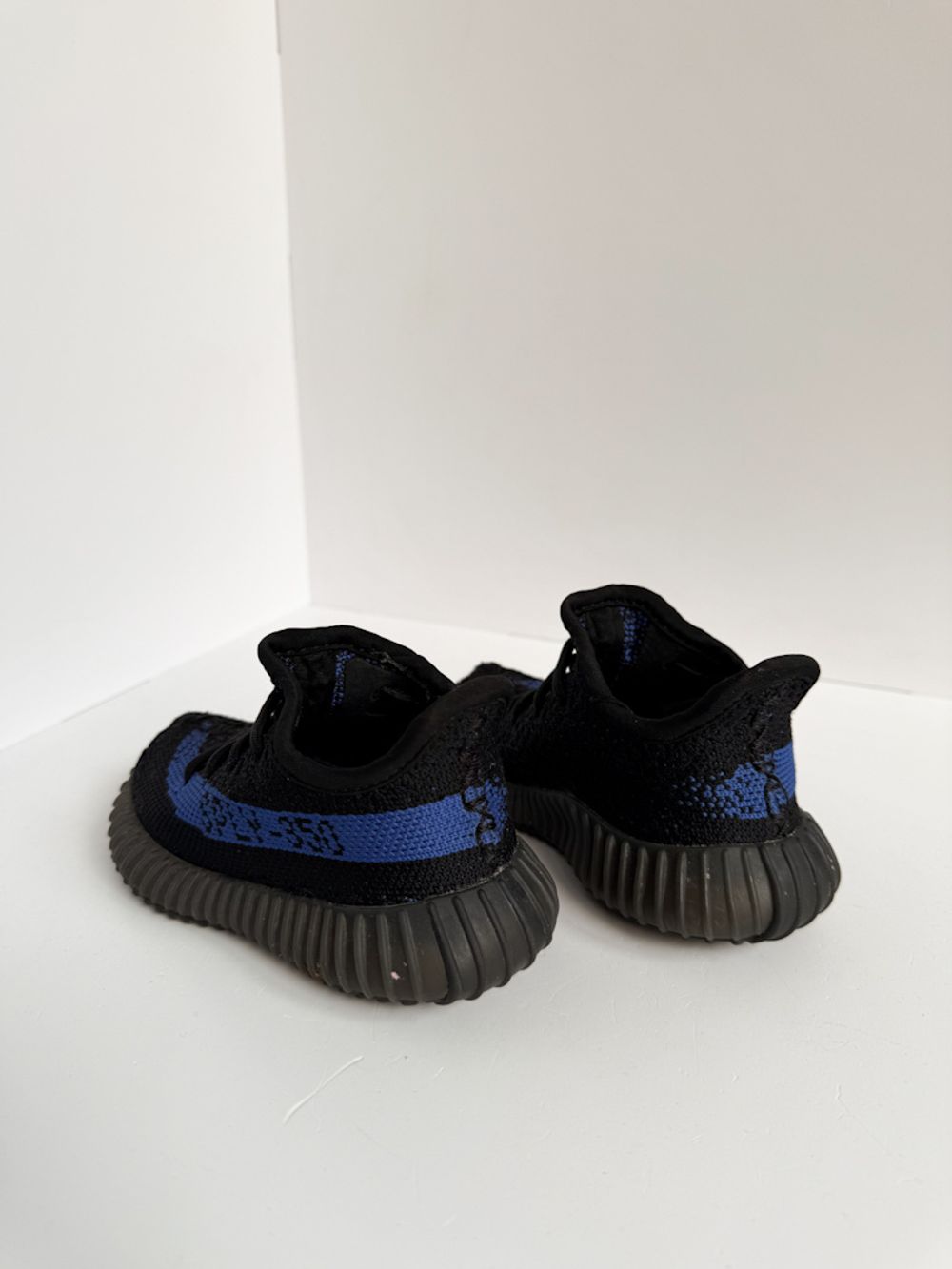 Кроссовки Adidas Yeezy Boost, 22