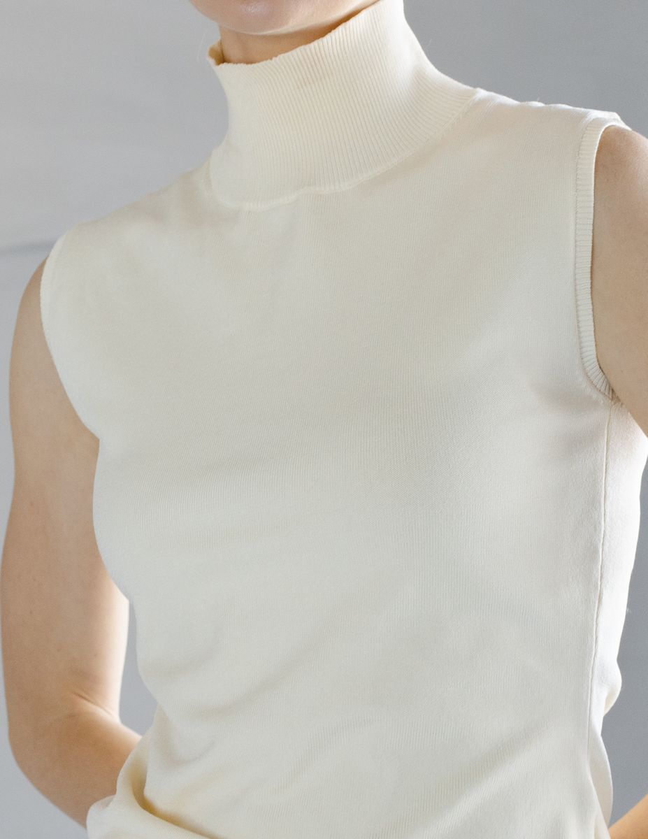 Блуза-топ из вискозы со стойкой ванильный