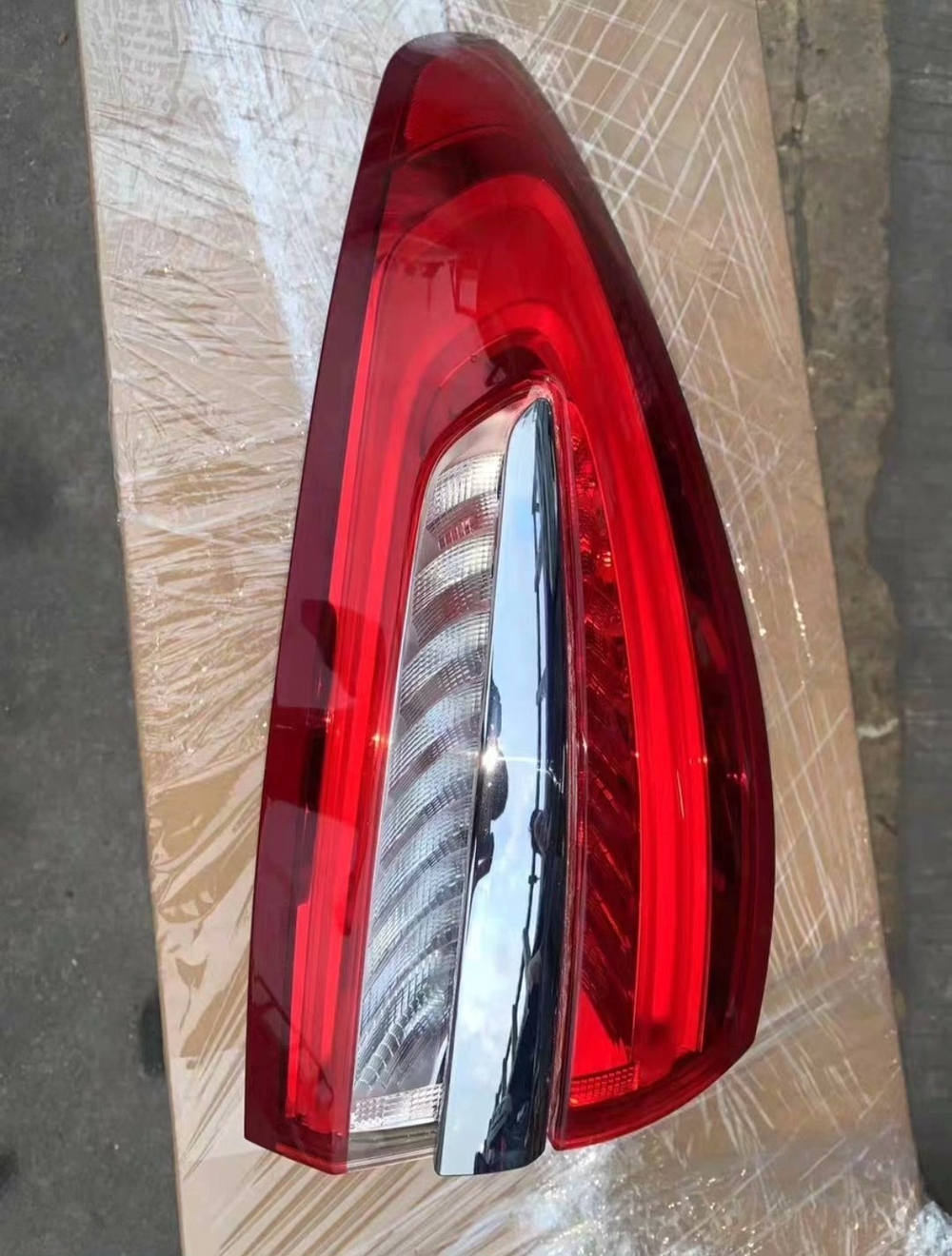 Задний и передний фонарь Ford Mondeo 2017-2020 (, оригинал)