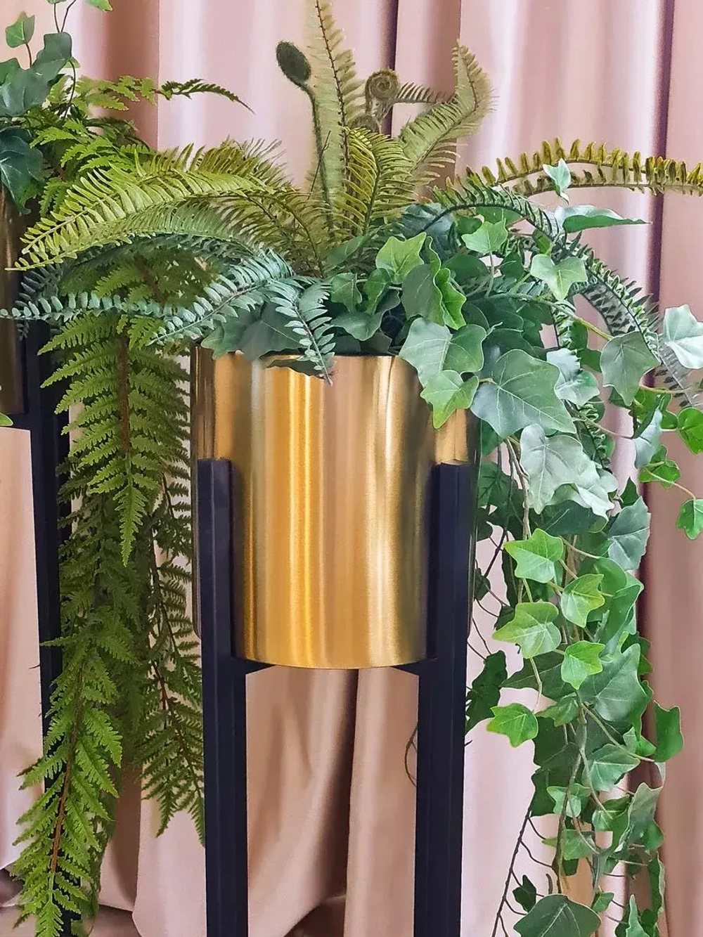 Кашпо металлическое на подставке 106 см