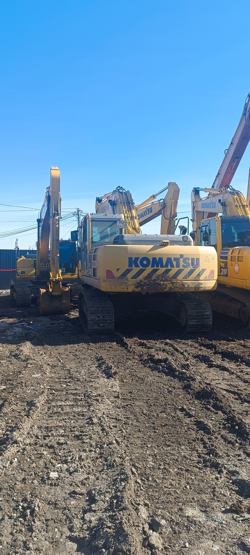 KOMATSU PC 220 Экскаватор PC 220-8M0 (Дизельный, 6,7 л, 167 л.с., АТ)