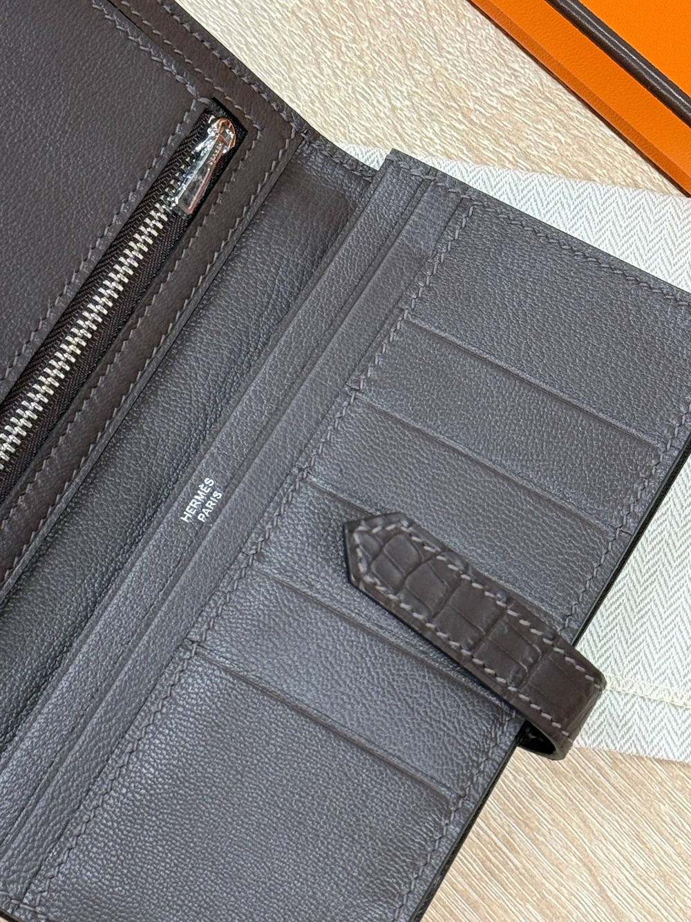 Кошелек Hermes из кожи крокодила