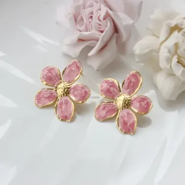 Серьги пусеты Цветы с эмалью, розовый, 32 мм, сталь, позолота, СГ033
