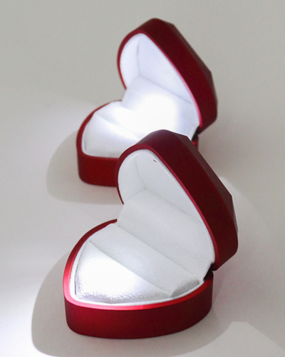 Футляр пластиковый "сердечко" с подсветкой, серия "СЕВЕРНОЕ СИЯНИЕ", 65х71х45 мм