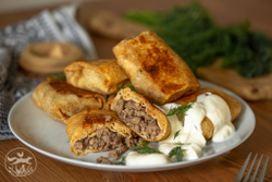 Блинчики с мясом свинины породы мангала