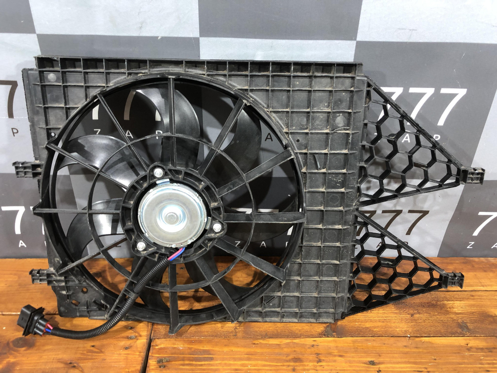 Диффузор с вентилятором Volkswagen Polo 5 Новый 6RU121207B