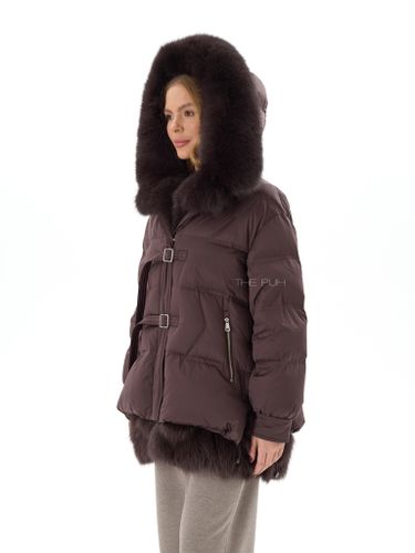 Винный пуховик с ремешками и меховыми вставками