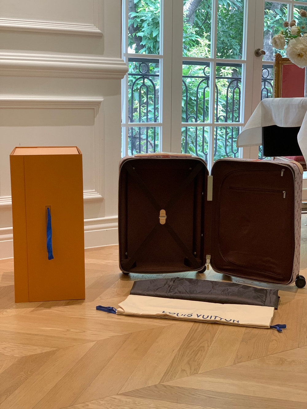 Louis Vuitton Horizon 55 Suitcase