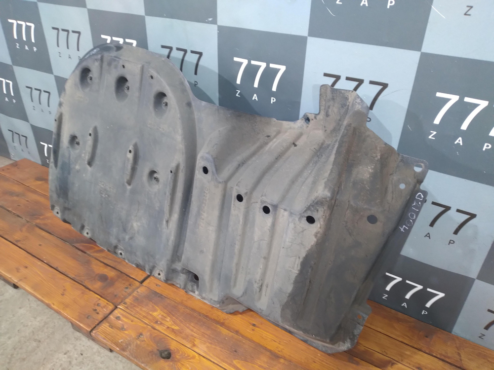 Пыльник заднего бампера левый Toyota Camry (XV70) 17-22 Б/У Оригинал 5762833110