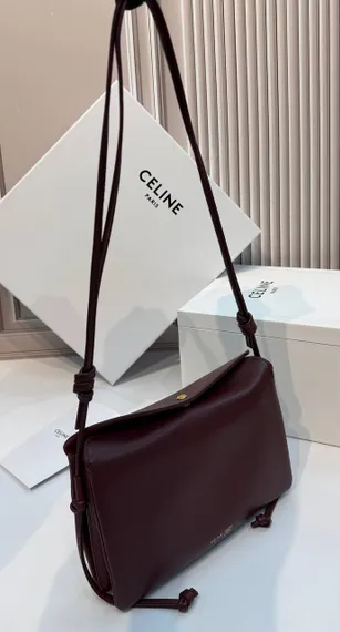Сумка CELINE TRIO FLAP IN SMOOTH LAMBSKIN