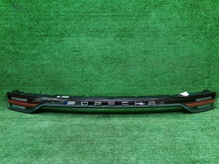 Фонарь крышки багажника Porsche Cayenne 3 (17-23)