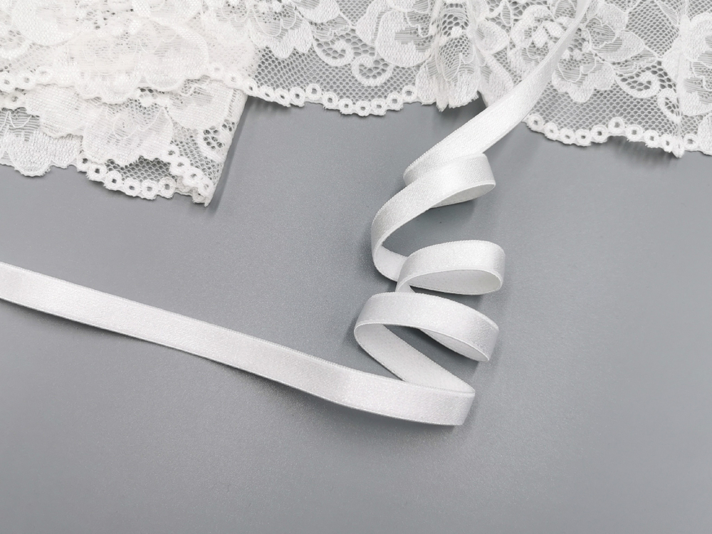 Бретелечная резинка без фестонов, с блеском, 10мм, белая, Lauma (Арт: BR740/10-001), м