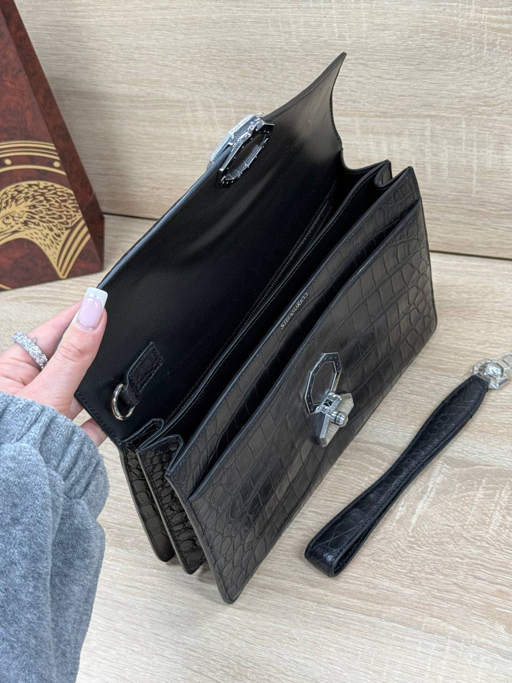 Борсетка Stefano Ricci из кожи крокодила