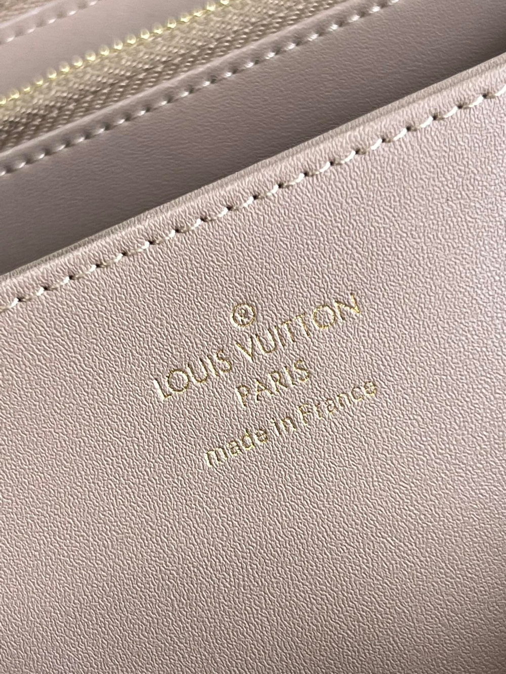 Louis Vuitton Zippy Wallet