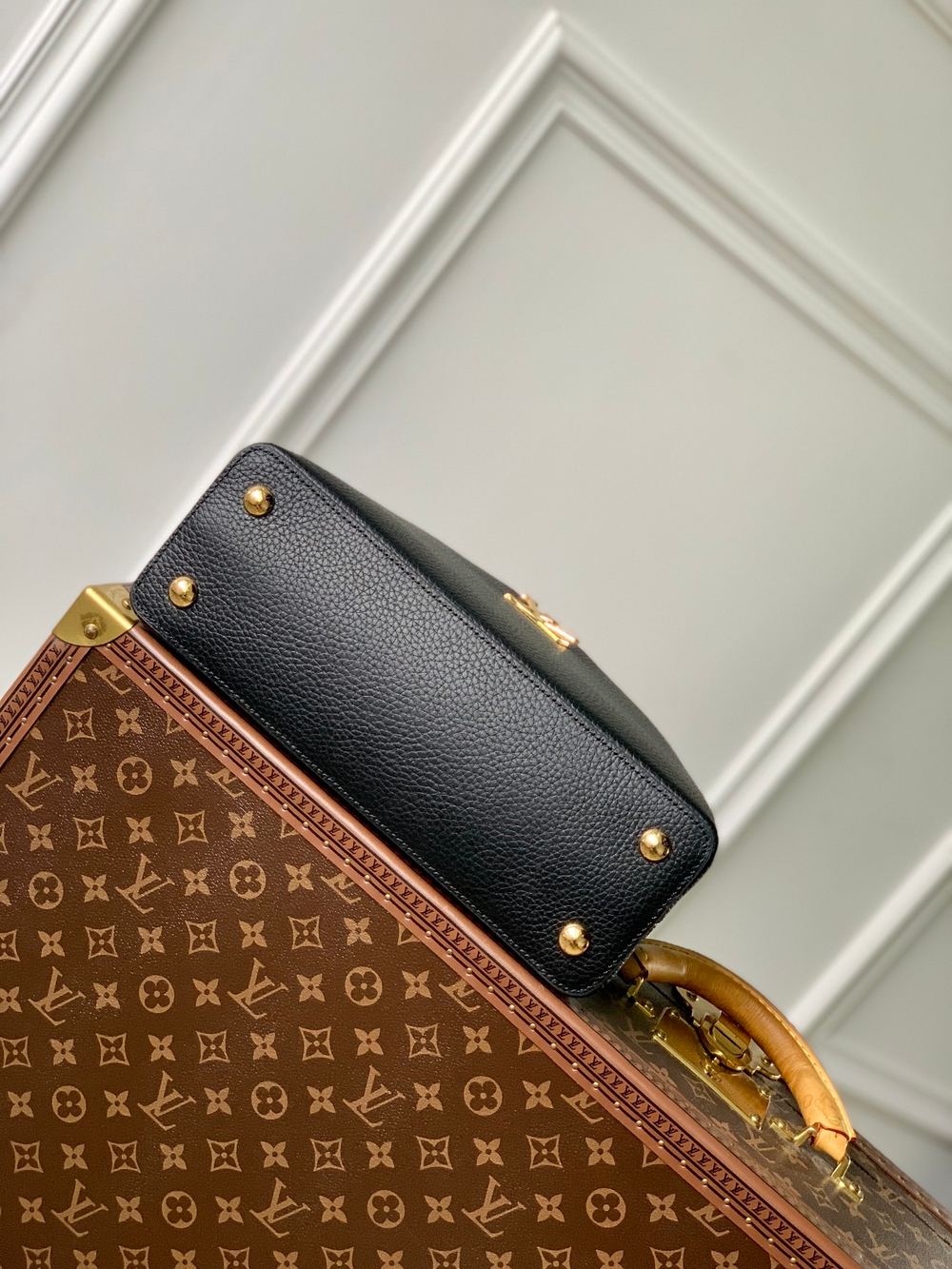 Louis Vuitton Capucines MM