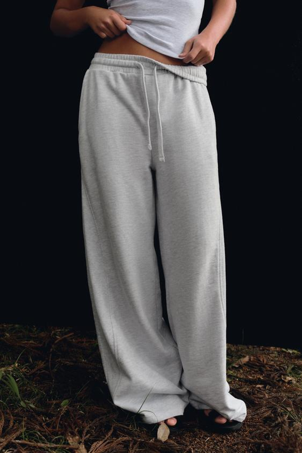 ZARA БРЮКИ С ЛИНЯЛЫМ ЭФФЕКТОМ, СЕРЫЙ МЕЛАНЖ