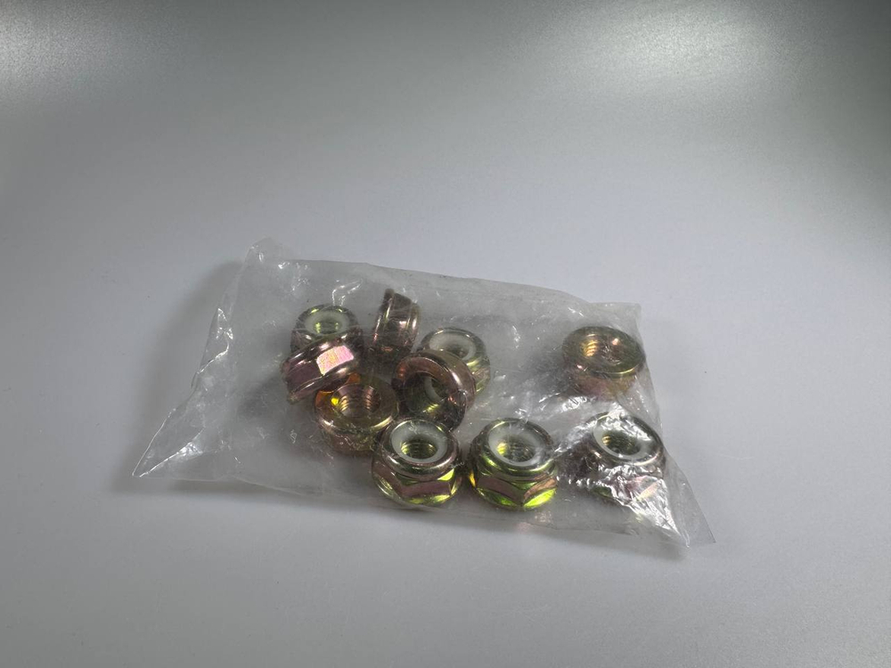 Гайка с левой резьбой М10 для редукторов