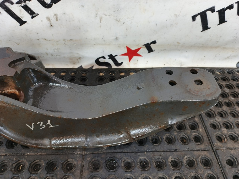 Кронштейн пневморессоры задний правый 2017г.