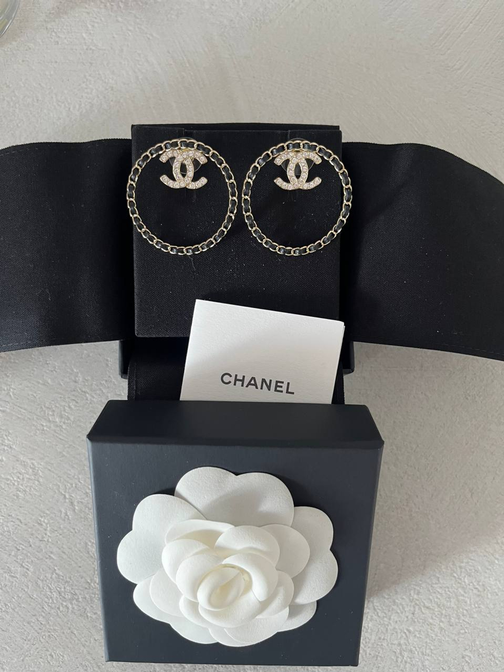 Серьги Chanel Crystal Lambskin CC Chain Hoop Earrings