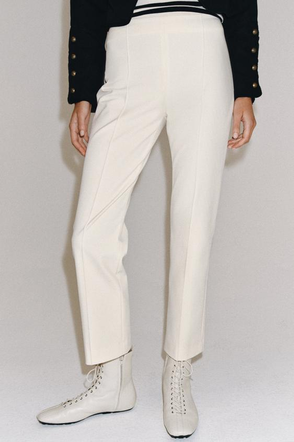 ZARA УКОРОЧЕННЫЕ БРЮКИ — ZW COLLECTION, ЭКРЮ