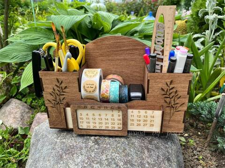 Органайзер для канцелярии с вечным календарем