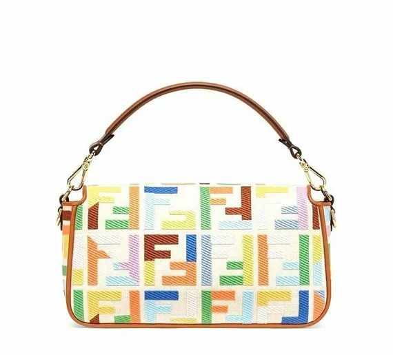 Сумка Fendi из холщовой ткани бежевого цвета Baguette