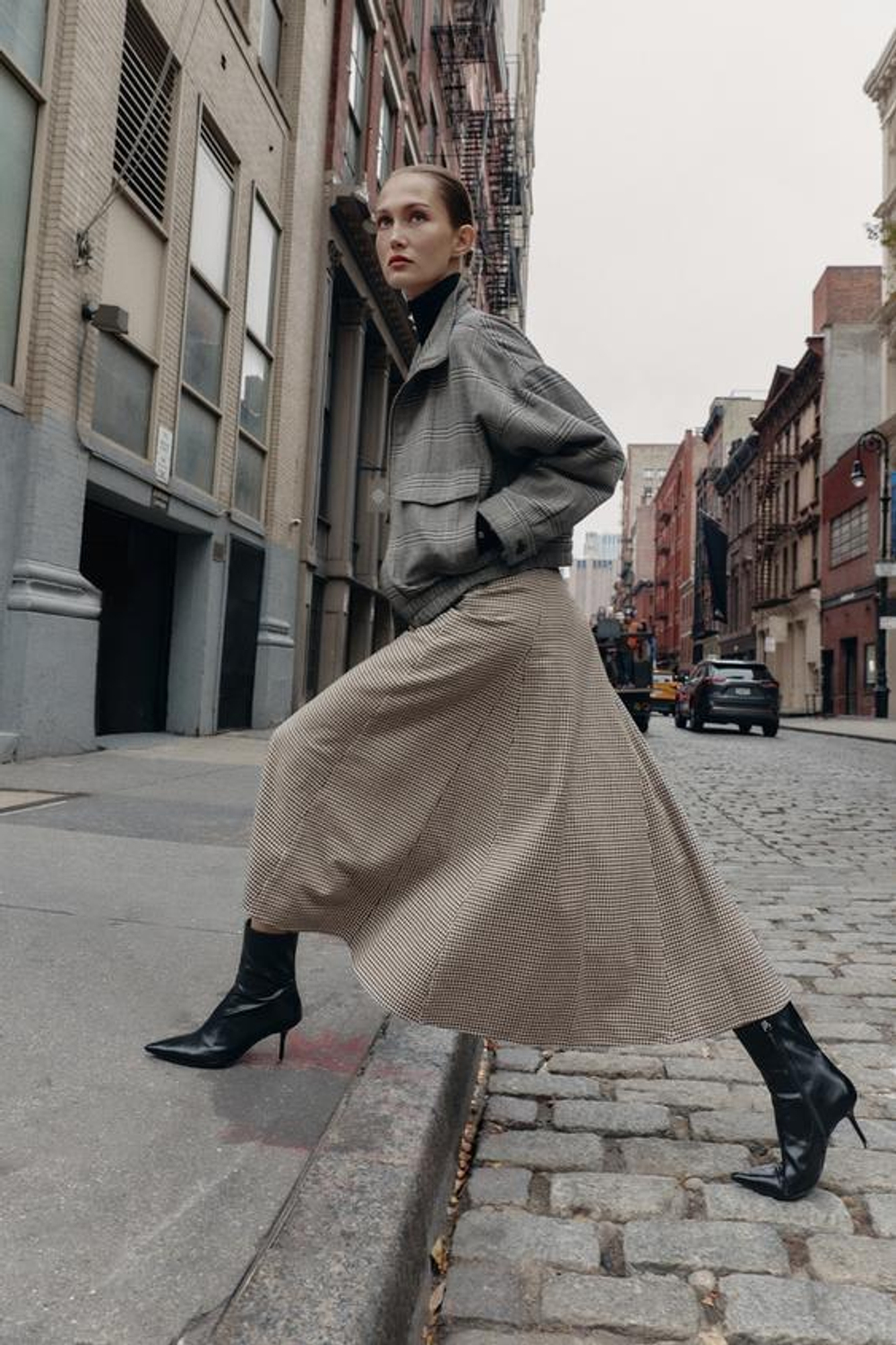 ZARA ЮБКА МИДИ-КЕЙП С РЕМНЕМ И УЗОРОМ «ГУСИНАЯ ЛАПКА», ЧЕРНЫЙ/ЭКРЮ