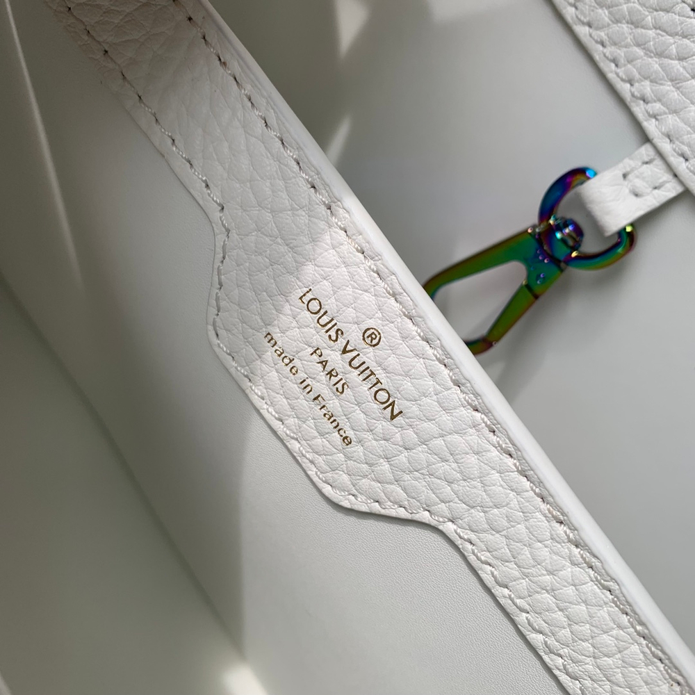 Louis Vuitton Capucines BB