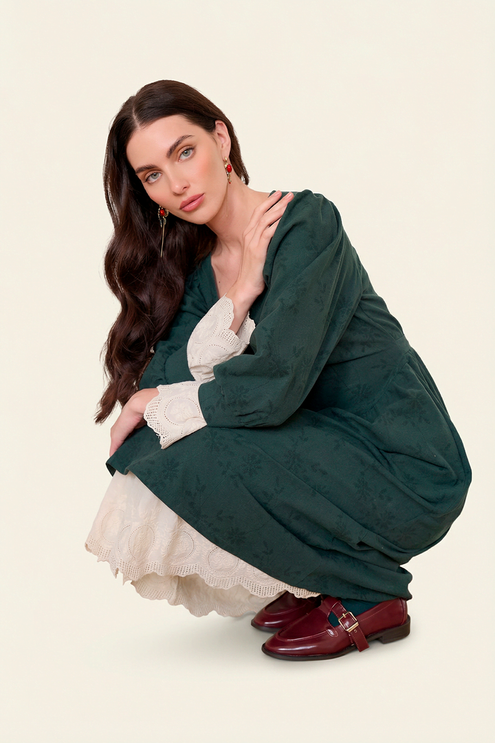 Платье с вырезом-сердечко