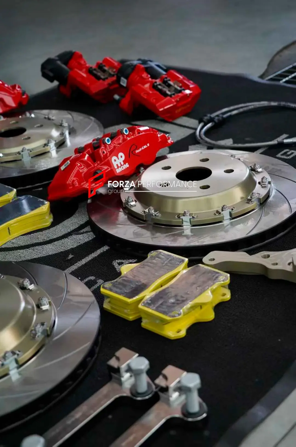 КАРБОН КЕРАМИЧЕСКАЯ УСИЛЕННАЯ ТОРМОЗНАЯ СИСТЕМА ДЛЯ TOYOTA ALPHARD 40 SERIES 2023+ Тойота