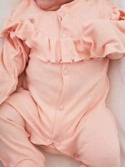 Комбинезон на выписку для новорожденного