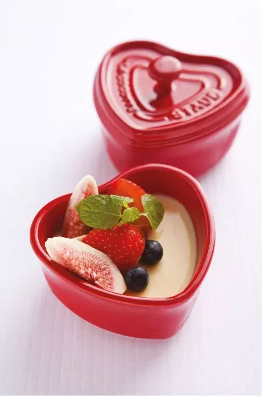STAUB - Мини-кокотница 200мл сердце красное / артикул   40511-092-0  / GTIN 4009839316593