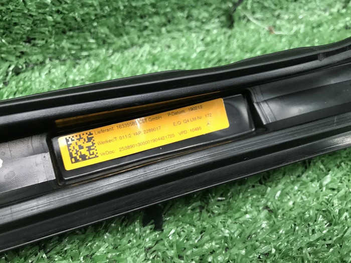 Рейлинг левый Mercedes GLC X253 (2015-2022)