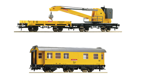 Состав строительного поезда Кран, платформа, служебный вагон