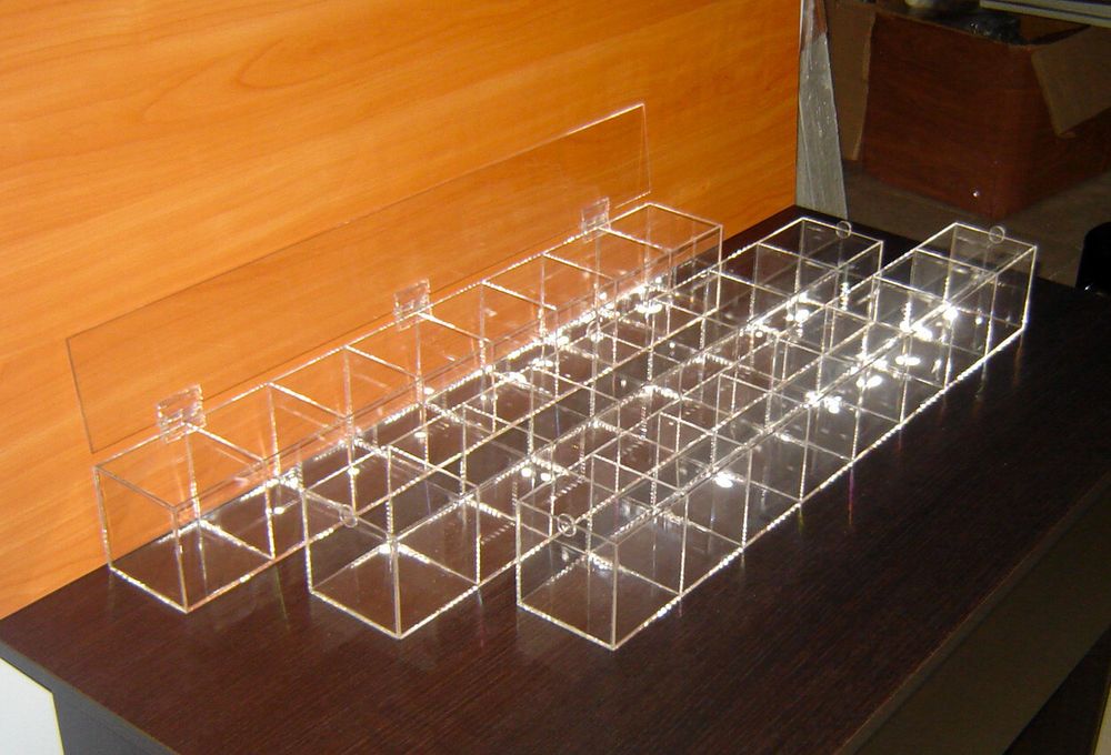 Диспенсер демонстратор 755х100х100 24 ячейки 3-х ярусный для конфет