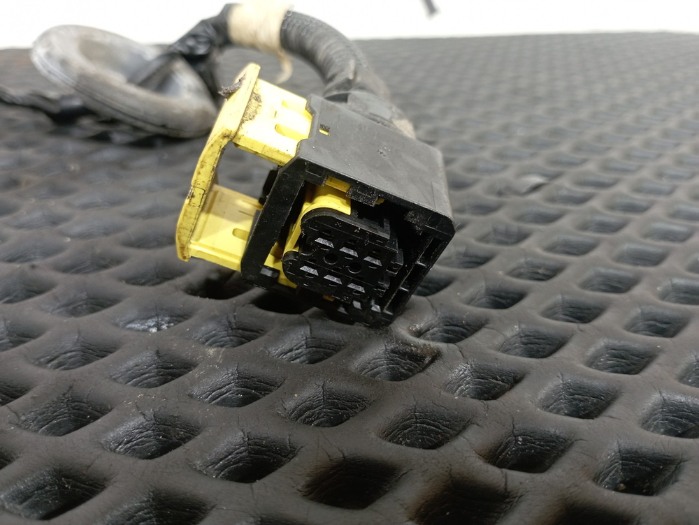 Проводка двери левой