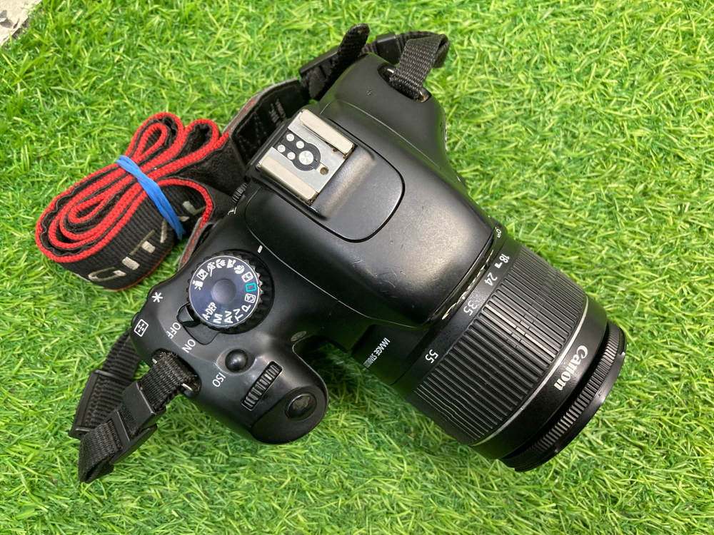 Canon 550D Kit 18-55mm 3.5-5.6 II IS 10.000 кадров