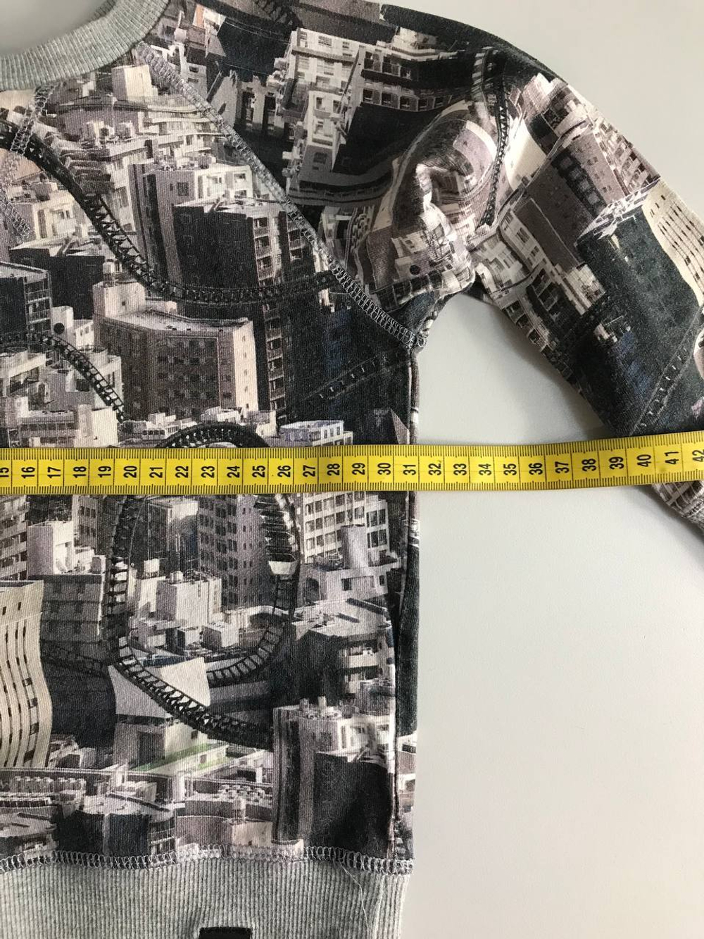 Свитшот Molo стильный, визуально на 2 года