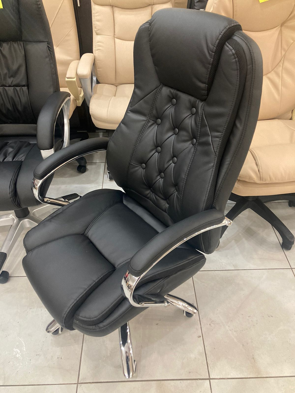 Кресло офисное RT-526 черное