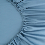 Простыня на резинке из премиального сатина джинсово-синего цвета из коллекции essential, 200х200х30