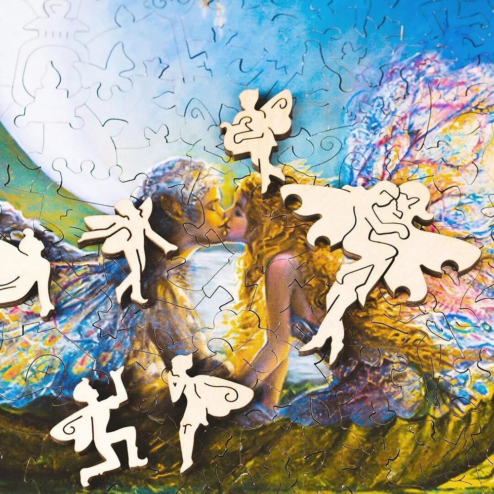 Глициния луны (Wisteria moon) от DAVICI - деревянный пазл с деталями разных формы, картина настоящего художника, которую вы собираете сами