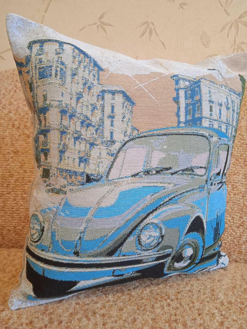 Декоративный гобеленовый чехол для интерьерной подушки Жук 38*38