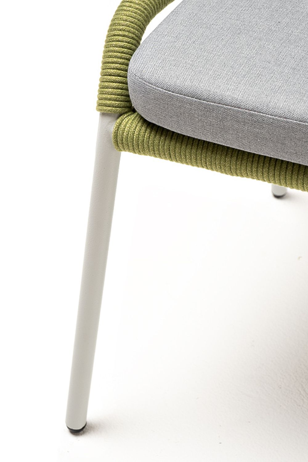 "Милан" стул плетеный из роупа, каркас алюминий светло-серый (RAL7035) муар, роуп салатовый меланж круглый, ткань светло-серая