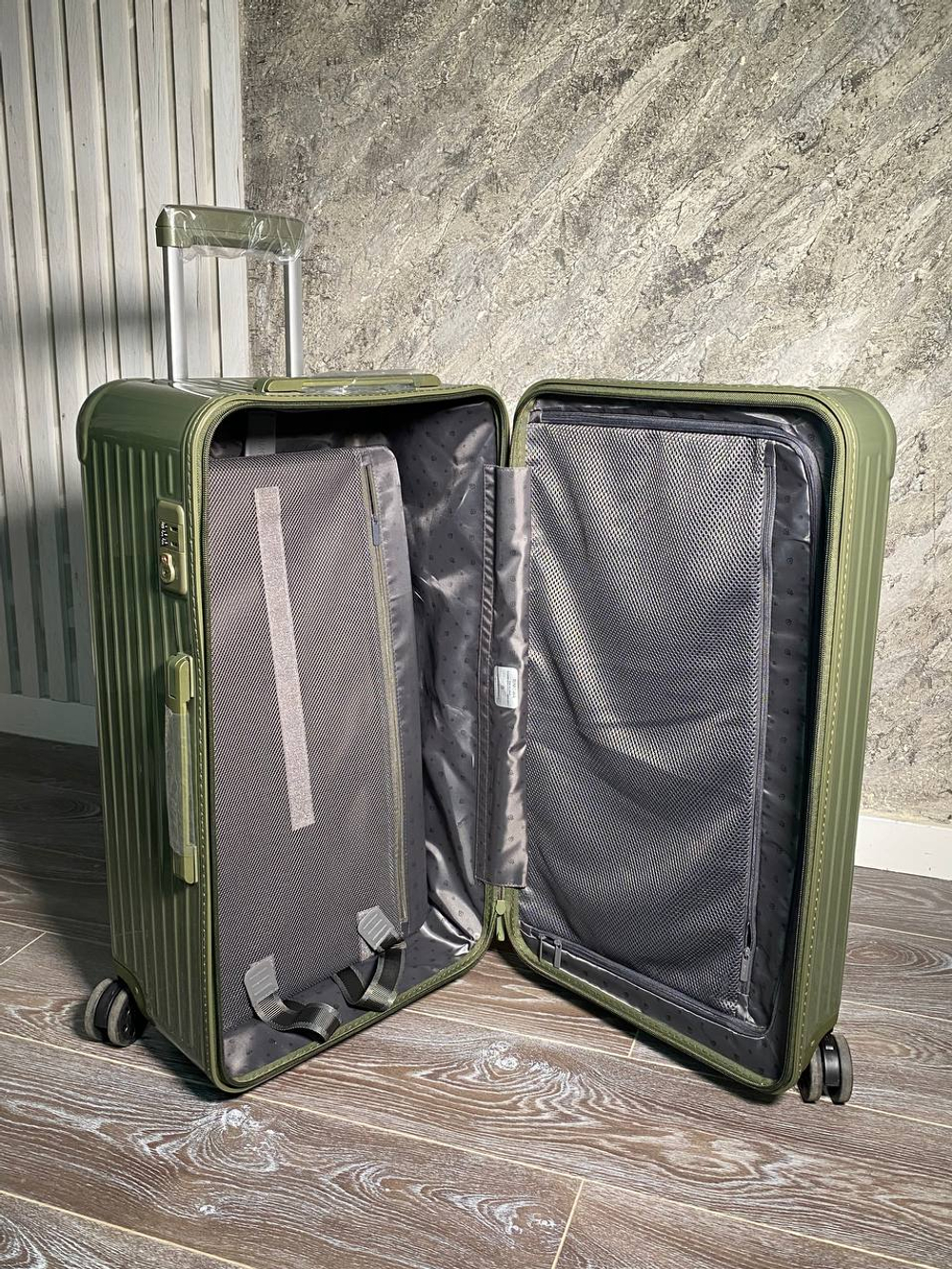 Чемодан Rimowa