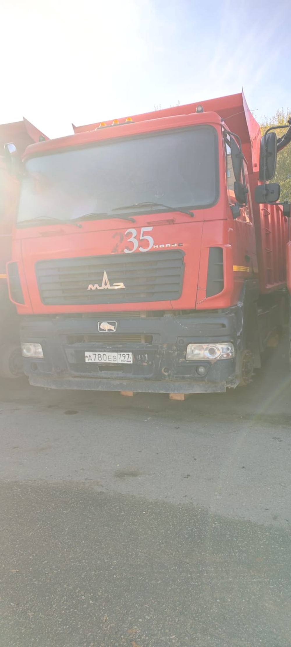 МАЗ 6501* 6x4 Самосвал 650128-8520-000 (Дизельный, 11,6 л, 423 л.с., МТ)