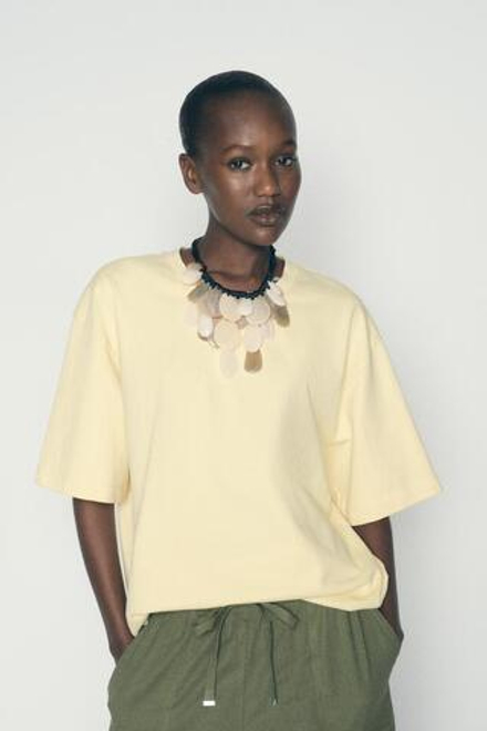 ZARA ФУТБОЛКА В СТИЛЕ OVERSIZE С ПОТЕРТЫМ ЭФФЕКТОМ, ЖЕЛТЫЙ